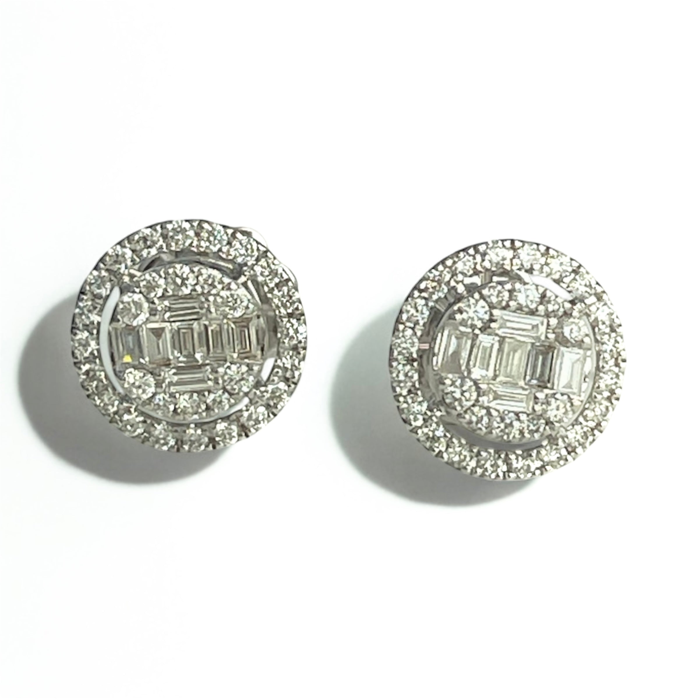 Round-Cut Diamond Earring