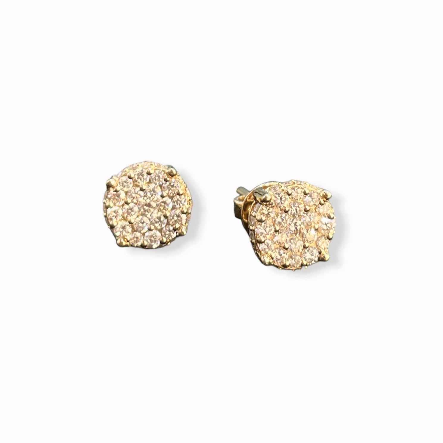 Round-Cut Diamond Earring